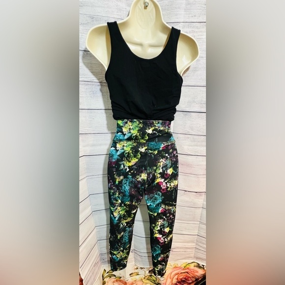 Athletic Works Women’s Active High Rise Leggings in Abstract Flora Sz Medium - Picture 2 of 7